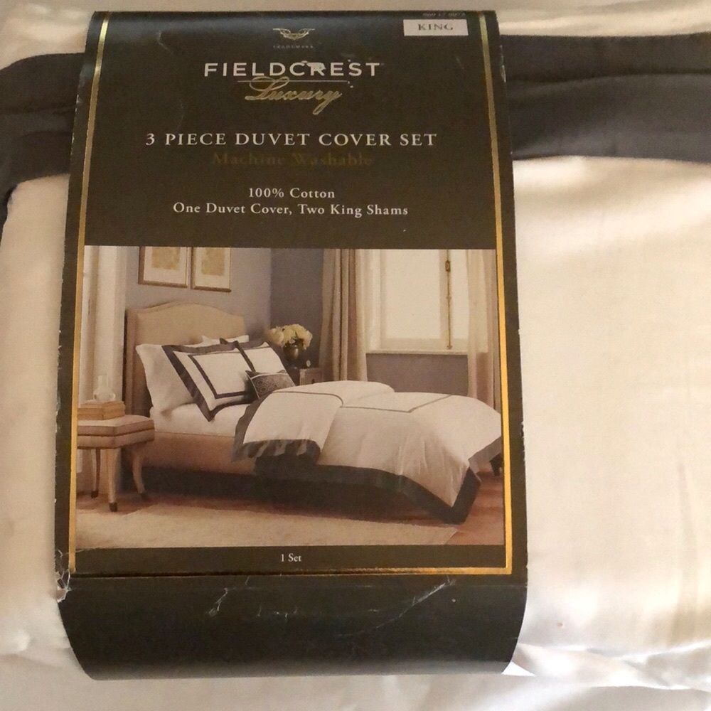 Duvet cover set king 110” x 96” & 2 king size shams new cotton Fieldcrest luxury